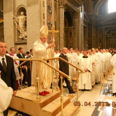 5 aprilie: Vatican: Liturghia crismei împreună cu Sfântul Părinte