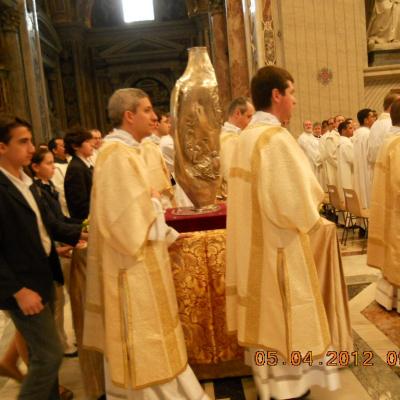 5 aprilie: Vatican: Liturghia crismei împreună cu Sfântul Părinte