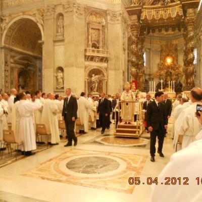 5 aprilie: Vatican: Liturghia crismei împreună cu Sfântul Părinte