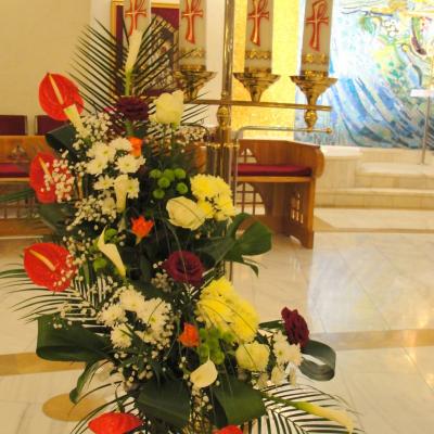 7-8 aprilie: Iaşi: Învierea Domnului sărbătorită în catedrala "Sfânta Fecioară Maria, Regină"