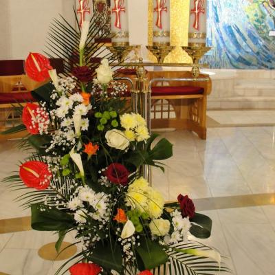 7-8 aprilie: Iaşi: Învierea Domnului sărbătorită în catedrala "Sfânta Fecioară Maria, Regină"