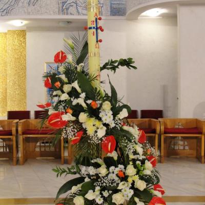 7-8 aprilie: Iaşi: Învierea Domnului sărbătorită în catedrala "Sfânta Fecioară Maria, Regină"