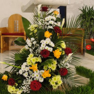 7-8 aprilie: Iaşi: Învierea Domnului sărbătorită în catedrala "Sfânta Fecioară Maria, Regină"