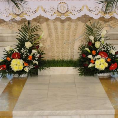 7-8 aprilie: Iaşi: Învierea Domnului sărbătorită în catedrala "Sfânta Fecioară Maria, Regină"