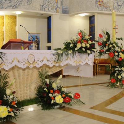 7-8 aprilie: Iaşi: Învierea Domnului sărbătorită în catedrala "Sfânta Fecioară Maria, Regină"