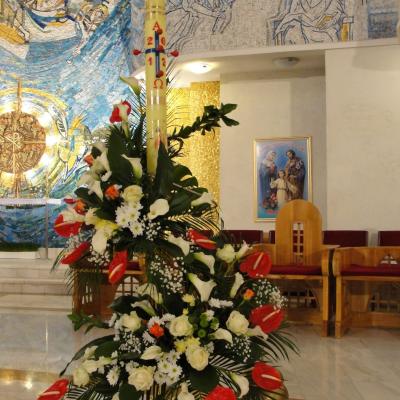 7-8 aprilie: Iaşi: Învierea Domnului sărbătorită în catedrala "Sfânta Fecioară Maria, Regină"