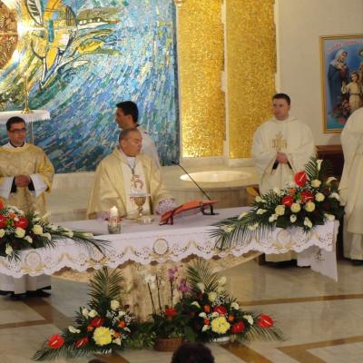7-8 aprilie: Iaşi: Învierea Domnului sărbătorită în catedrala "Sfânta Fecioară Maria, Regină"