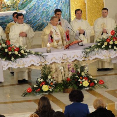 7-8 aprilie: Iaşi: Învierea Domnului sărbătorită în catedrala "Sfânta Fecioară Maria, Regină"