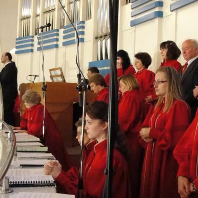 7-8 aprilie: Iaşi: Învierea Domnului sărbătorită în catedrala "Sfânta Fecioară Maria, Regină"