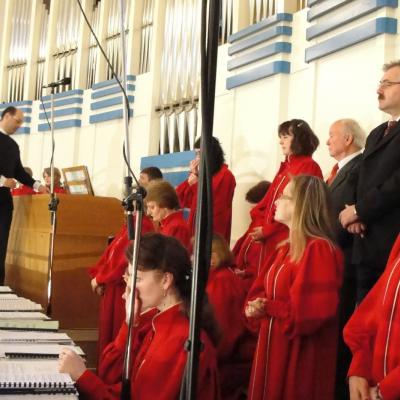 7-8 aprilie: Iaşi: Învierea Domnului sărbătorită în catedrala "Sfânta Fecioară Maria, Regină"