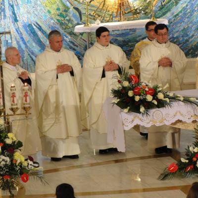 7-8 aprilie: Iaşi: Învierea Domnului sărbătorită în catedrala "Sfânta Fecioară Maria, Regină"