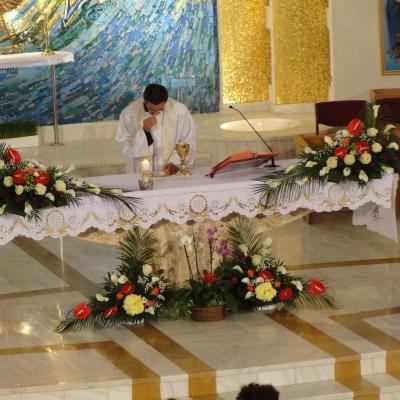 7-8 aprilie: Iaşi: Învierea Domnului sărbătorită în catedrala "Sfânta Fecioară Maria, Regină"