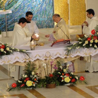 7-8 aprilie: Iaşi: Învierea Domnului sărbătorită în catedrala "Sfânta Fecioară Maria, Regină"