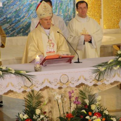 7-8 aprilie: Iaşi: Învierea Domnului sărbătorită în catedrala "Sfânta Fecioară Maria, Regină"