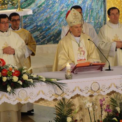 7-8 aprilie: Iaşi: Învierea Domnului sărbătorită în catedrala "Sfânta Fecioară Maria, Regină"