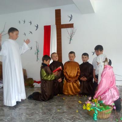 9 aprilie: Galbeni: Scenetă muzicală cu temă pascală