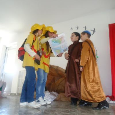9 aprilie: Galbeni: Scenetă muzicală cu temă pascală