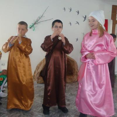 9 aprilie: Galbeni: Scenetă muzicală cu temă pascală