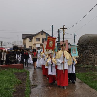 15 aprilie: Luizi-Călugăra: Prima Sfântă Împărtăşanie