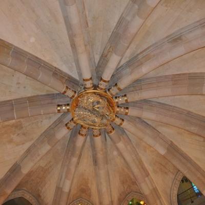 15 aprilie: Barcelona (Lleida): Prima Liturghie în limba română celebrată în bazilica "Sagrada Familia"