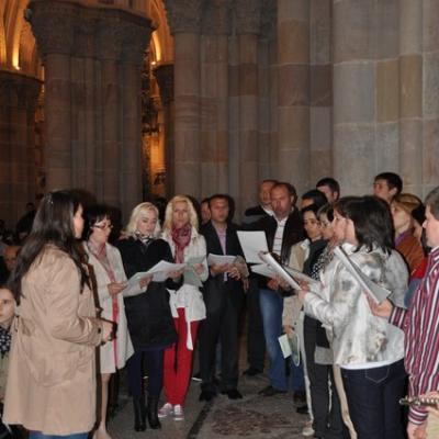 15 aprilie: Barcelona (Lleida): Prima Liturghie în limba română celebrată în bazilica "Sagrada Familia"