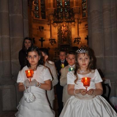 15 aprilie: Barcelona (Lleida): Prima Liturghie în limba română celebrată în bazilica "Sagrada Familia"