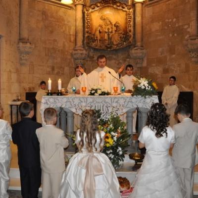 15 aprilie: Barcelona (Lleida): Prima Liturghie în limba română celebrată în bazilica "Sagrada Familia"