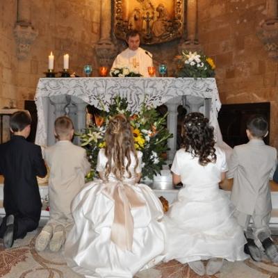 15 aprilie: Barcelona (Lleida): Prima Liturghie în limba română celebrată în bazilica "Sagrada Familia"