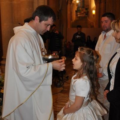 15 aprilie: Barcelona (Lleida): Prima Liturghie în limba română celebrată în bazilica "Sagrada Familia"