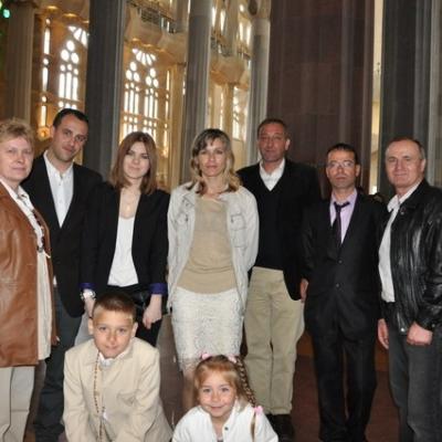 15 aprilie: Barcelona (Lleida): Prima Liturghie în limba română celebrată în bazilica "Sagrada Familia"