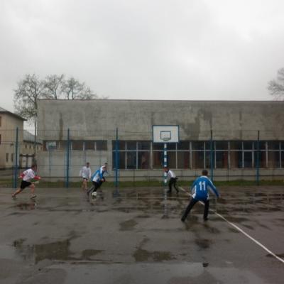 18-20 aprilie: Roman: Turneul interparohial la fotbal
