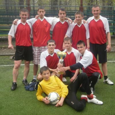 18-20 aprilie: Roman: Turneul interparohial la fotbal