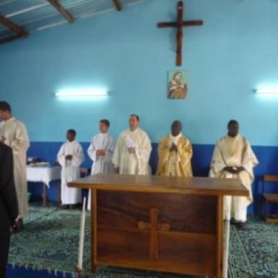 29 aprilie: Djébonoua (Coasta de Fildeş): Sfinţire de capelă