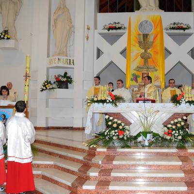 29 aprilie: Bacău "Sfântul Nicolae": Prima Sfântă Împărtăşanie