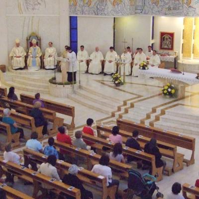 1 mai: Iaşi: Liturghie de mulţumire pentru împlinirea a 22 de ani de episcopat ai PS Petru Gherghel
