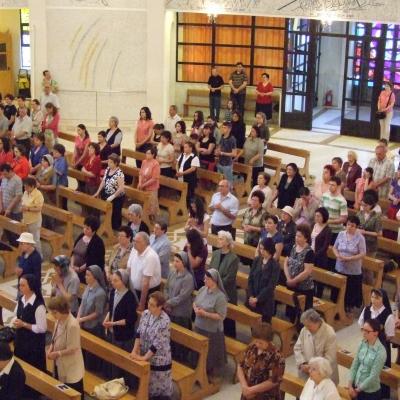 1 mai: Iaşi: Liturghie de mulţumire pentru împlinirea a 22 de ani de episcopat ai PS Petru Gherghel