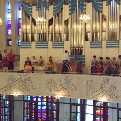 1 mai: Iaşi: Liturghie de mulţumire pentru împlinirea a 22 de ani de episcopat ai PS Petru Gherghel