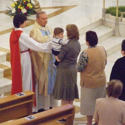 1 mai: Iaşi: Liturghie de mulţumire pentru împlinirea a 22 de ani de episcopat ai PS Petru Gherghel
