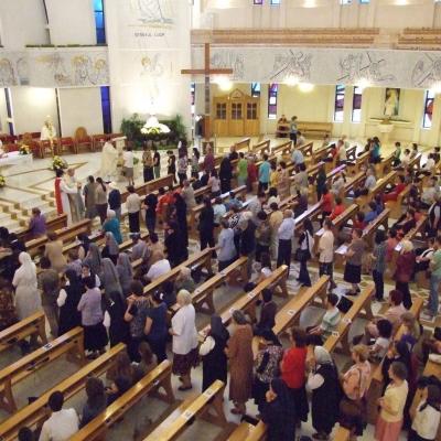 1 mai: Iaşi: Liturghie de mulţumire pentru împlinirea a 22 de ani de episcopat ai PS Petru Gherghel