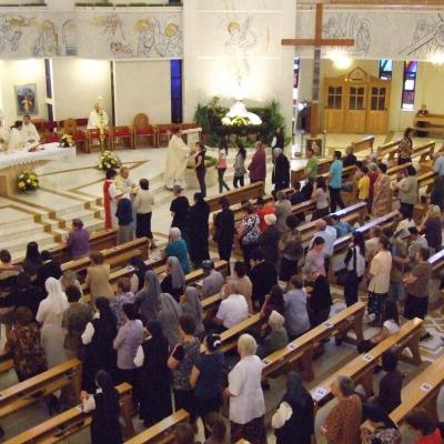 1 mai: Iaşi: Liturghie de mulţumire pentru împlinirea a 22 de ani de episcopat ai PS Petru Gherghel