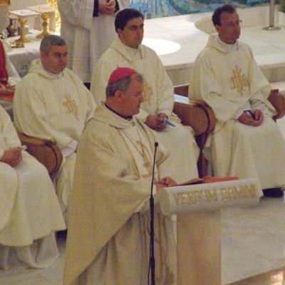 1 mai: Iaşi: Liturghie de mulţumire pentru împlinirea a 22 de ani de episcopat ai PS Petru Gherghel