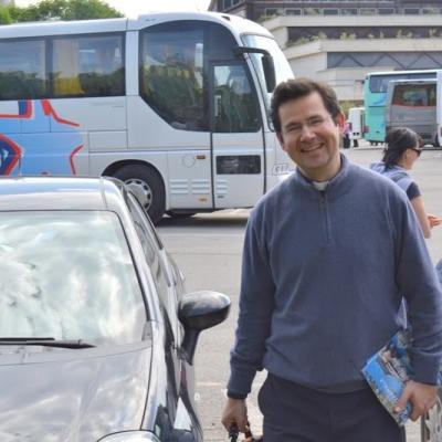 1 mai: Gransasso (Italia): Pelerinaj al unui grup de tineri români din Roma la sanctuarul "Sfântul Gabriel al Maicii Indurerate"