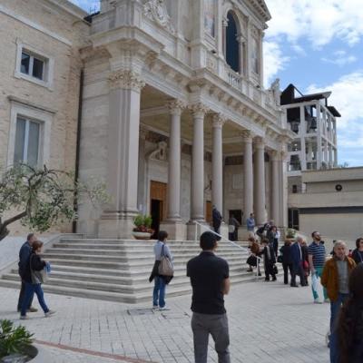 1 mai: Gransasso (Italia): Pelerinaj al unui grup de tineri români din Roma la sanctuarul "Sfântul Gabriel al Maicii Indurerate"