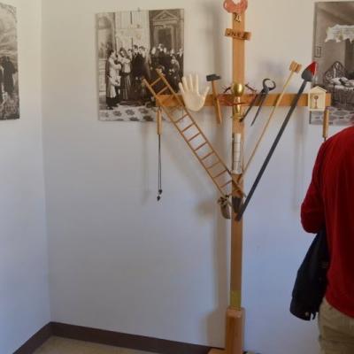 1 mai: Gransasso (Italia): Pelerinaj al unui grup de tineri români din Roma la sanctuarul "Sfântul Gabriel al Maicii Indurerate"