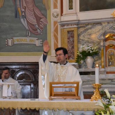 1 mai: Gransasso (Italia): Pelerinaj al unui grup de tineri români din Roma la sanctuarul "Sfântul Gabriel al Maicii Indurerate"