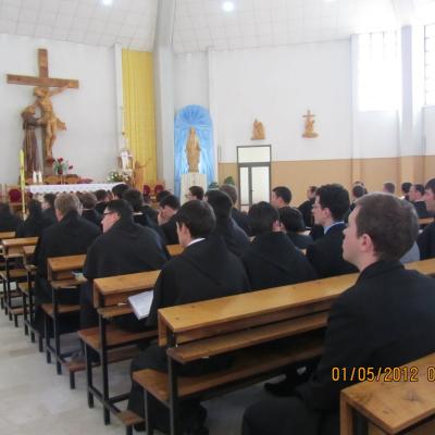 1 mai: Roman: Întâlnirea studenţilor din cadrul institutelor teologice din Dieceza de Iaşi