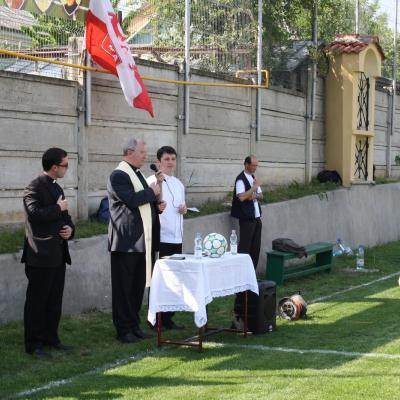 2 mai: Iaşi: Deschiderea campionatului de fotbal "Cupa Prietenia"