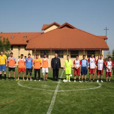 2 mai: Iaşi: Deschiderea campionatului de fotbal "Cupa Prietenia"
