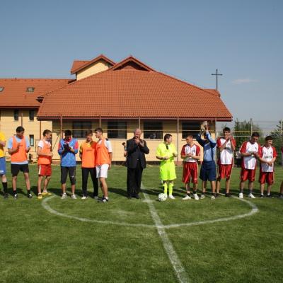 2 mai: Iaşi: Deschiderea campionatului de fotbal "Cupa Prietenia"