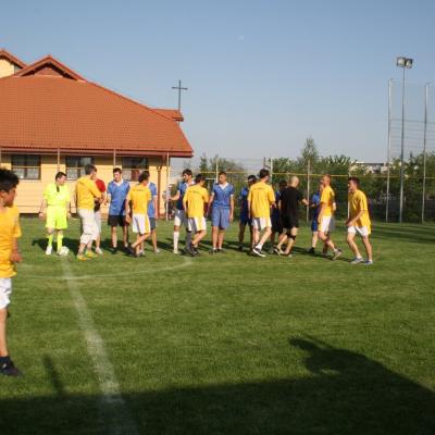 2 mai: Iaşi: Deschiderea campionatului de fotbal "Cupa Prietenia"